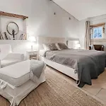 Holiday home Luxueuse Maison Avec Piscine Cravans