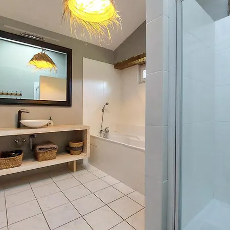 Luxueuse Maison Avec Piscine בית נופש Cravans